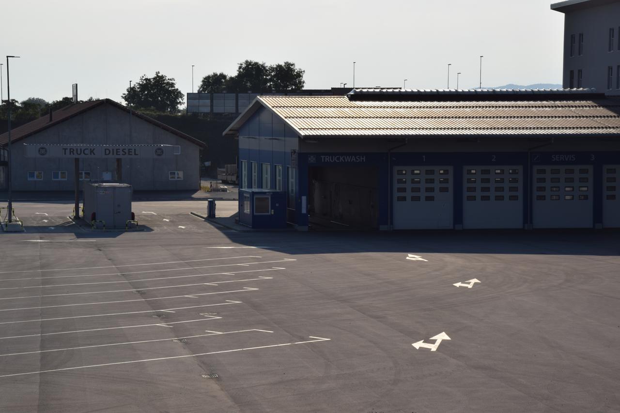 Daka Prenocisce Motel Velika Vas pri Krskem Luaran gambar
