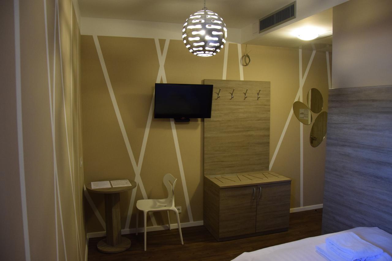 Daka Prenocisce Motel Velika Vas pri Krskem Luaran gambar