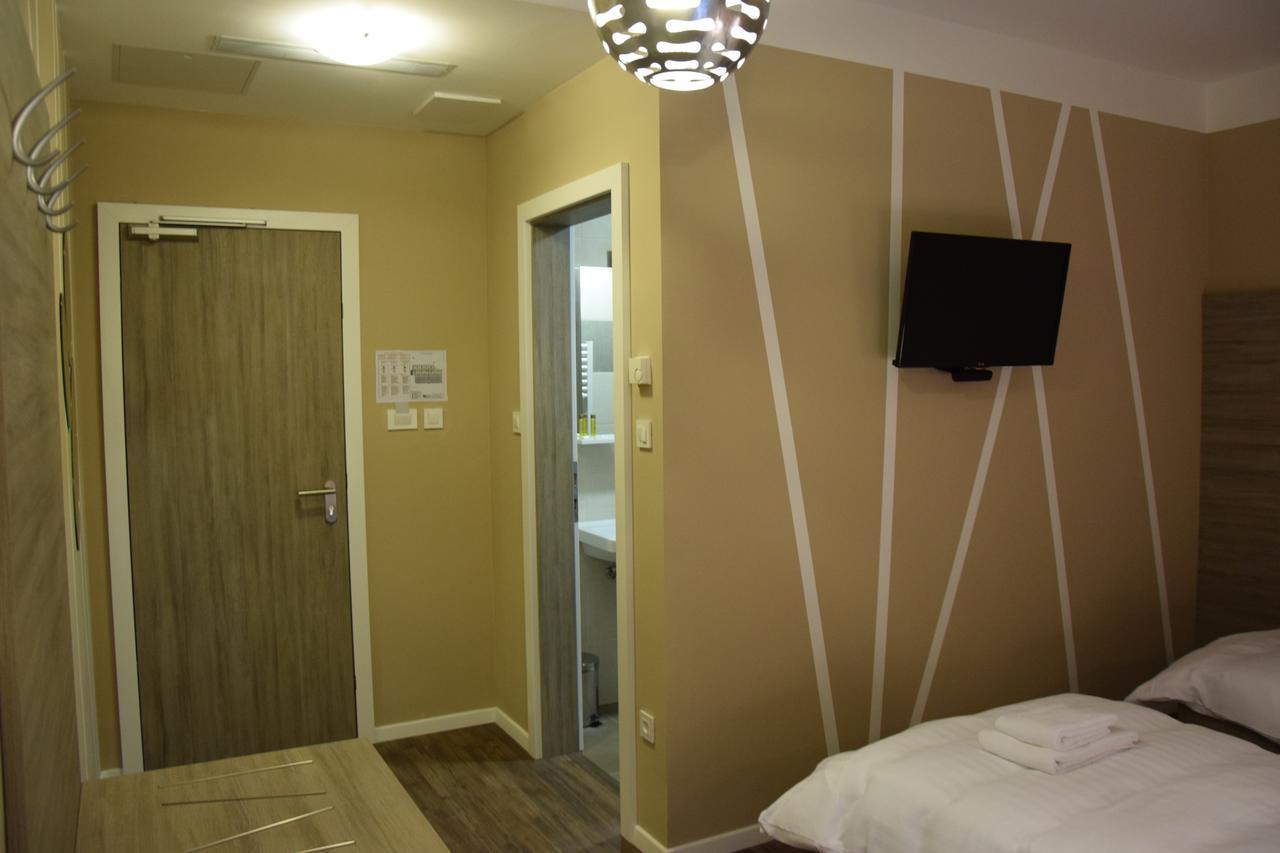 Daka Prenocisce Motel Velika Vas pri Krskem Luaran gambar